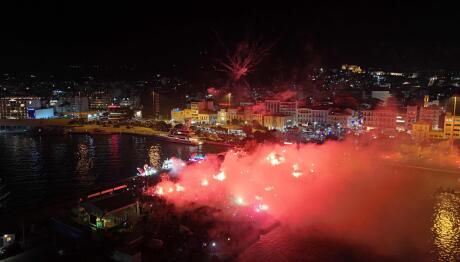Πατρινό Καρναβάλι: Εντυπωσιακή τελετή λήξης & καύση του βασιλιά Καρνάβαλου