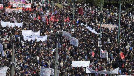 Τέμπη: Πλήθος Κόσμου Στην Πορεία Στο Σύνταγμα - Φωτογραφίες