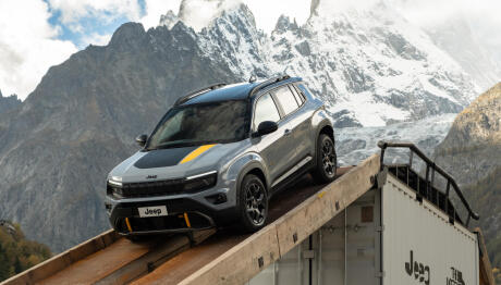 Jeep Avenger 4xe: Πρωταγωνιστεί στο χιονοδορμικό του Παρνασσού