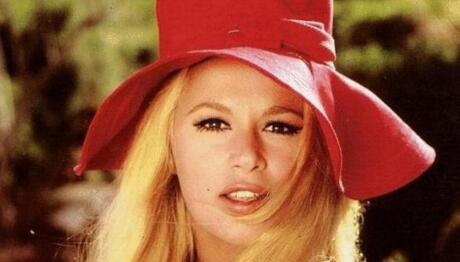 Αλίκη Βουγιουκλάκη