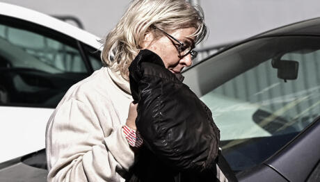 Ελένη Ζαρούλια: Παραδόθηκε Στο Α.Τ. Πεύκης