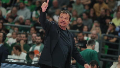 Έξαλλος ο  Αταμάν με τον Χολμς