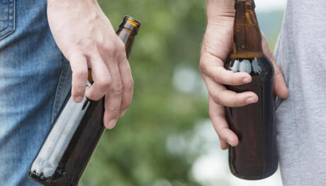 Απαγόρευση Καπνικών & Αλκοόλ Σε Ανηλίκους: Πώς Θα Ελέγχεται