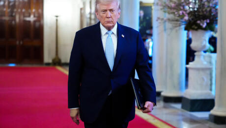 Τραμπ: Παγώνει Επιθέσεις Στο Ιράν Για Πέντε Μέρες