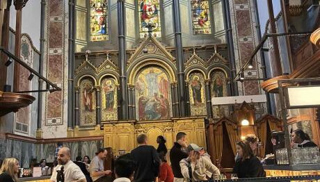 Μετέτρεψαν Την Εκκλησία Του Αγίου Μάρκου Σε Mall