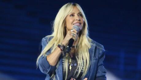 Άννα Βίσση: Ακυρώνεται Η Αποψινή Της Εμφάνιση