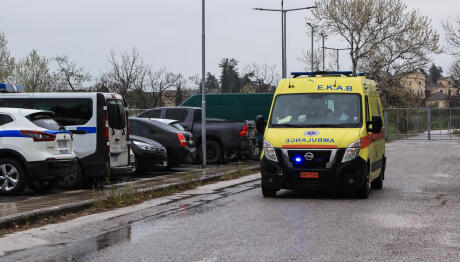 Κιάτο: Μαλλιά Εργαζόμενης Μπλέχτηκαν Σε Μηχάνημα