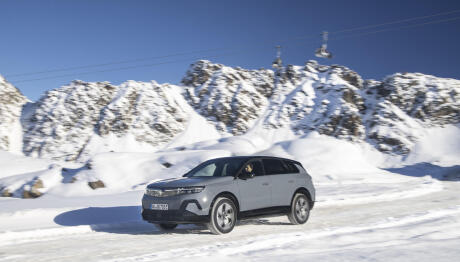 Opel Grandland Electric AWD: Με αγωιστικές επιδόσεις