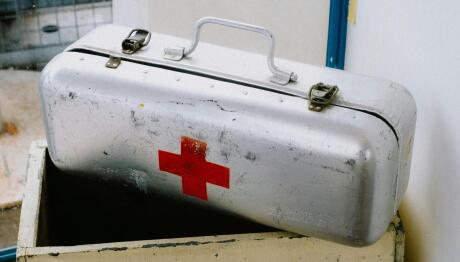 Κουτί πρώτων βοηθειών: Τι πρέπει να έχουν οι οδηγοί στα ΙΧ από 18 Ιουνίου