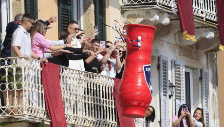 Μεγάλο Σάββατο: Το Σπάσιμο Των Μπότηδων Στην Κέκρυρα