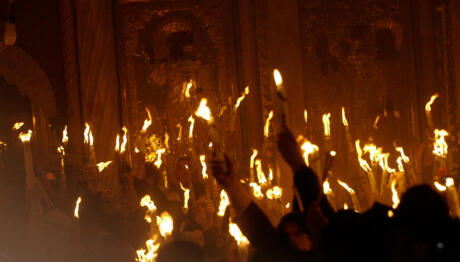 Με Κατάνυξη Η Τελετή Αφής Του Αγίου Φωτός