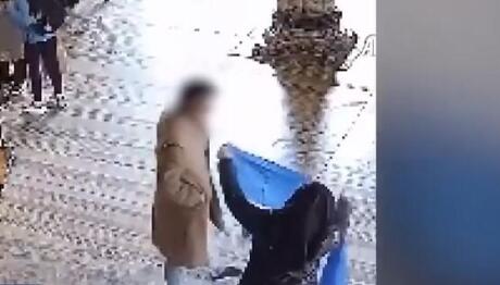 Έλληνες με ελληνική σημαία στην Αγιά Σοφιά