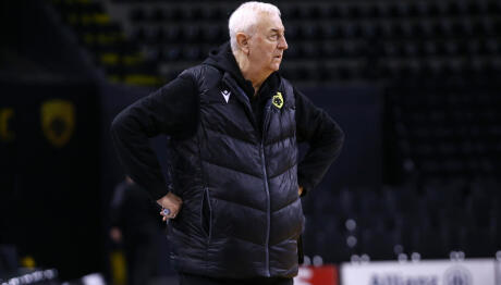 AEK Ντούσαν Σάκοτα