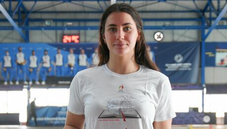 Τριχά: Η 20χρονη Πολίστρια Του Ολυμπιακού