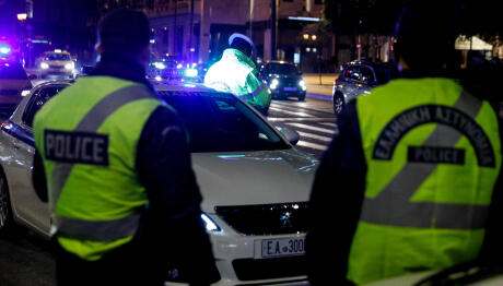 Νέος Κόσμος: Χτύπησε Τη Μάνα Του Και Ταμπουρώθηκε Στο Σπίτι