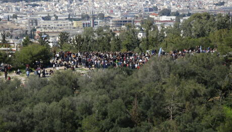 Επίθεση Με Μαχαίρι Στον Λόφο Φιλοπάππου - Δύο Τραυματίες