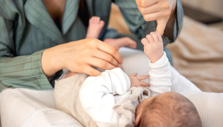 Νταντάδες Της γειτονιάς: Ποιοι Δικαιούνται Ως 500 Ευρώ