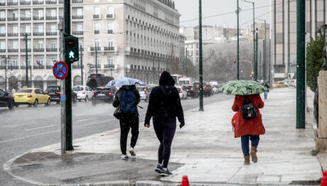 Καιρός Πρωτομαγιά: Με Κρύο Και Βροχές Θα Μπει Ο Μήνας