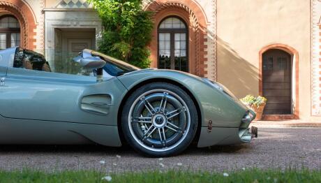 Pirelli: 1500 χιλιόμετρα με Pagani Utopia Roadster