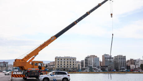 Πειραιάς: Αυτοκίνητο Έπεσε Στη Θάλασσα Στο Λιμάνι