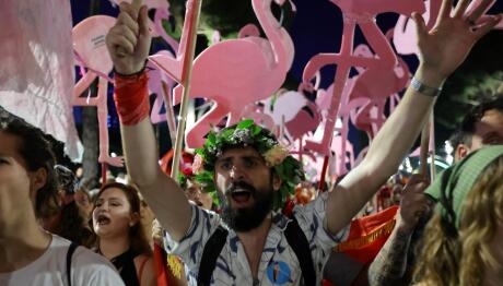 Αλβανία: Μαζικές διαδηλώσεις κατά του τουριστικού συγκροτήματος Τραμπ