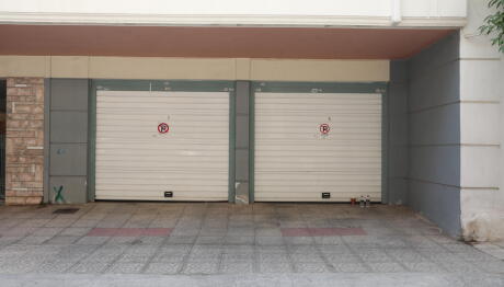 Πειραιάς: Νεκρός Ζευγάρι Μέσα Σε Αυτοκίνητο Σε Γκαράζ