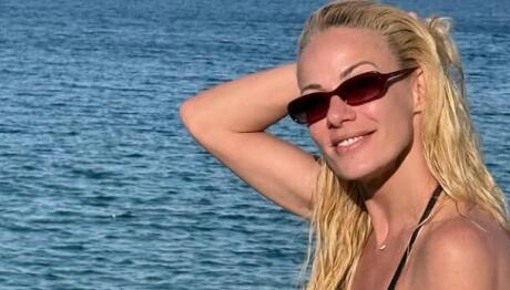 Ζέτα Μακρυπούλια: «Έζησα τον έρωτα στα κόκκινα»