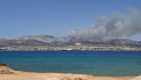 Φωτιά Στην Πάρο - Μήνυμα Του 112 Για Εκκένωση 4 Περιοχών