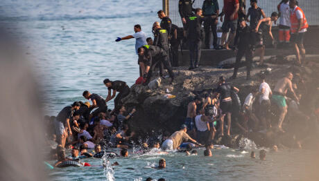 Θέουτα: 18 νεκροί, στρατός και σύγκρουση Ισπανίας - Ιταλίας