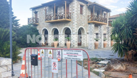 Μυστράς: Φρούριο Το Ξενοδοχείο Όπου Έκρυβε Τον Νεκρό Πατέρα