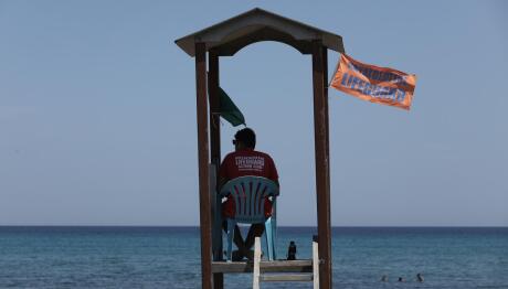 Μύκονος: Νεκρός Τουρίστας Στην Παραλία της Ψαρούς