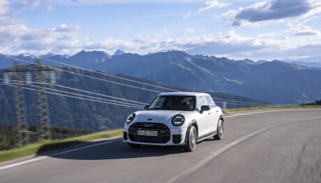 Το MINI Cooper S  σε ένα από τα πιο εντυπωσιακά χρώματα