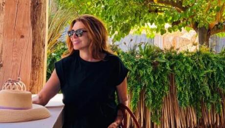 Μιμή Ντενίση: Εξόρμηση σε παραδοσιακό παντοπωλείο