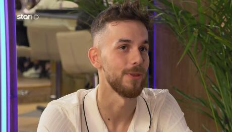 First Dates: «Πιστεύω ότι είμαστε στο Matrix»