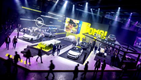 Opel STX Concept και OMG! GSE: Στο Παρίσι