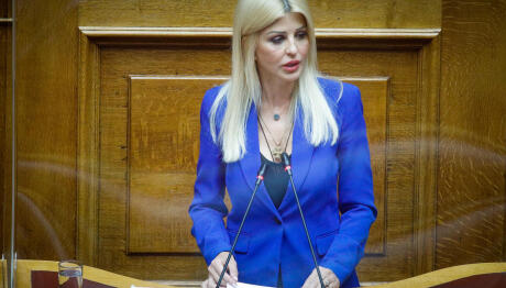 Βαρύ Πένθος Για Την Έλενα Ράπτη - Πέθανε Ο Πατέρας Της