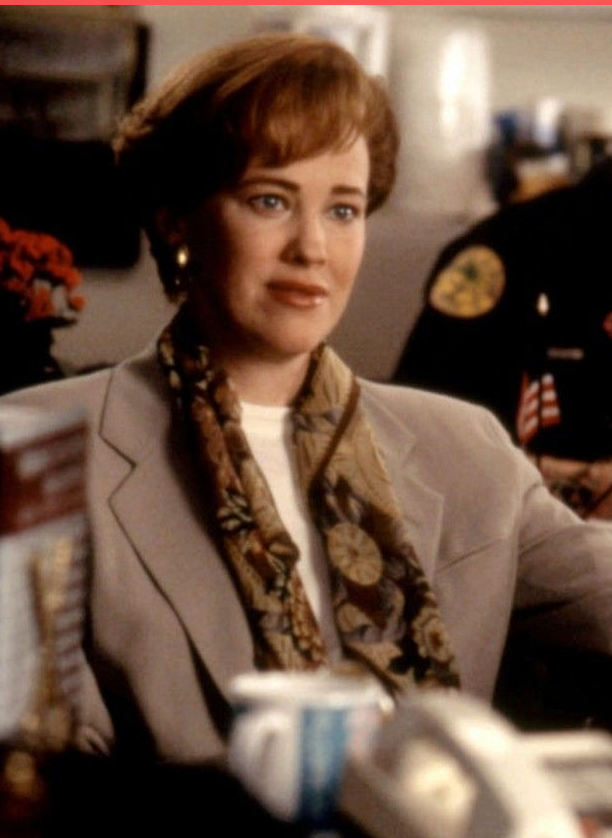 H Catherine O'hara το 1990 - H μητέρα, Κέιτ