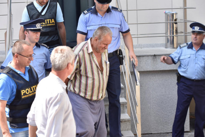 Ρουμανία: Τις έκαψε και είπε πως έβαλε φωτιά για να διώξει τα κουνούπια