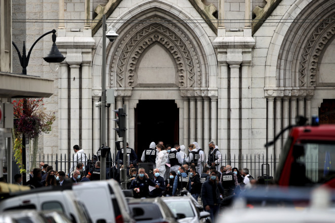 Αστυνομικές δυνάμεις στην εκκλησία όπου σημειώθηκε η επίθεση στη Νίκαια της Γαλλίας