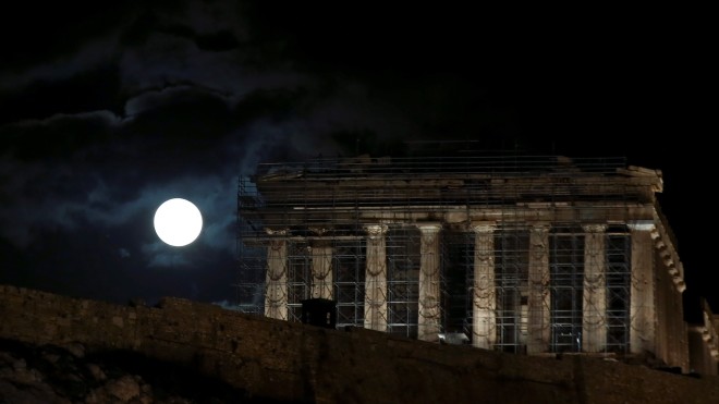 Το «Παγωμένο Φεγγάρι» πάνω από την Ακρόπολη- φωτογραφία INTIME