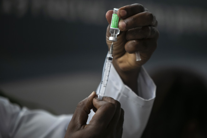Xορήγηση του εμβολίου της AstraZeneca στη Βραζιλία - φωτογραφία ΑΡ