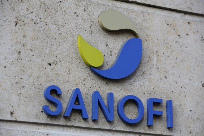 Sanofi: Το λογότυπο της γαλλικής φαρμακοβιομηχανίας στο Παρίσι - φωτογραφία ΑΡ