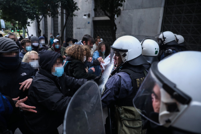 Επεισόδια στη συγκέντρωση αλληλεγγύης για τον Δημήτρη Κουφοντίνα - φωτογραφία Eurokinissi