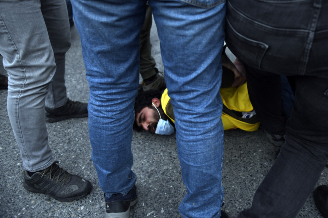 Σύλληψη φοιτητή στην Κωνσταντινούπολη - φωτογραφία ΑΡ