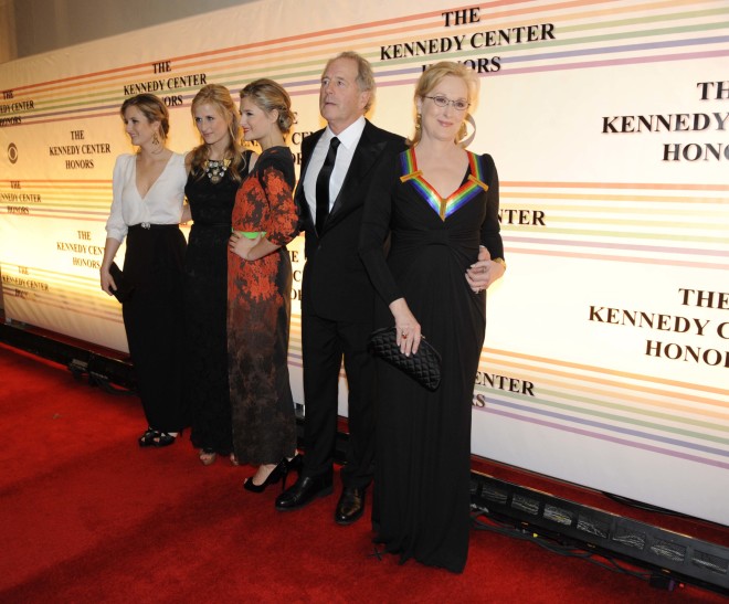 H Meryl Streep με τις κόρες της και τον σύζυγό της 