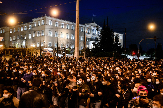 Εικόνα από τη συγκέντρωση στο Σύνταγμα για τα ανθρώπινα δικαιώματα και κατά του αυταρχισμού στις 11/3- φωτογραφία Eurokinissi