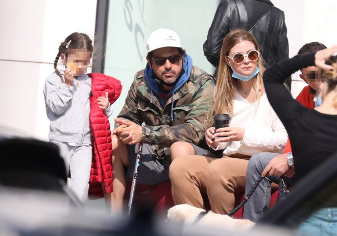 Βαγγέλης Ταρασιάδης & Δέσποινα Καμπούρη με την κόρη τους, Χριστίνα