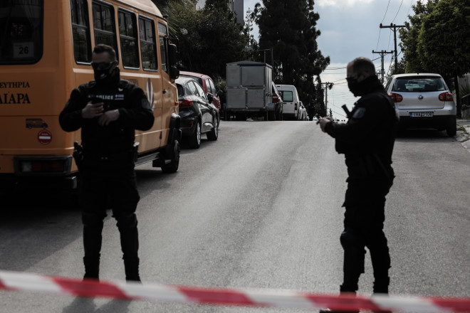 Η αστυνομία απέκλεισε το σημείο όπου στήθηκε η ενέδρα θανάτου - φωτογραφία Eurokinissi