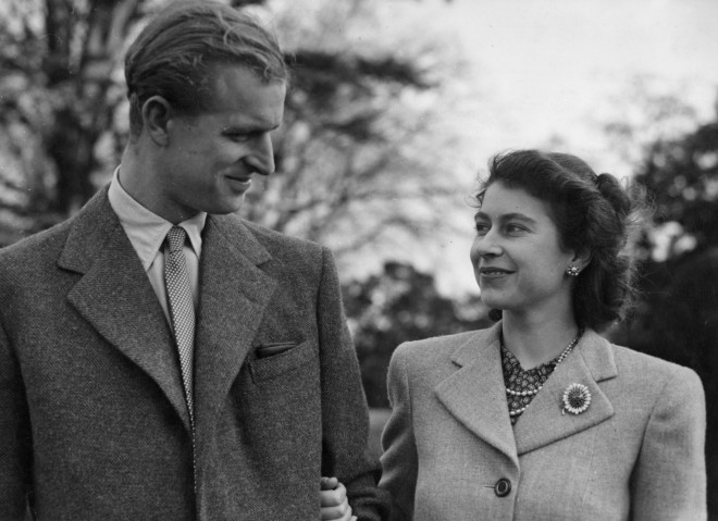 Φωτογραφία του νιόπαντρου τότε βασιλικού ζεύγους, το 1947- φωτογραφία ΑΡ