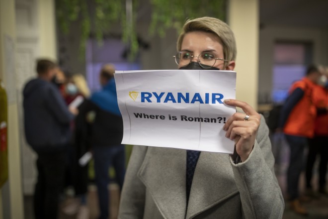 Διαδηλώτρια στο αεροδρόμιο του Μινσκ